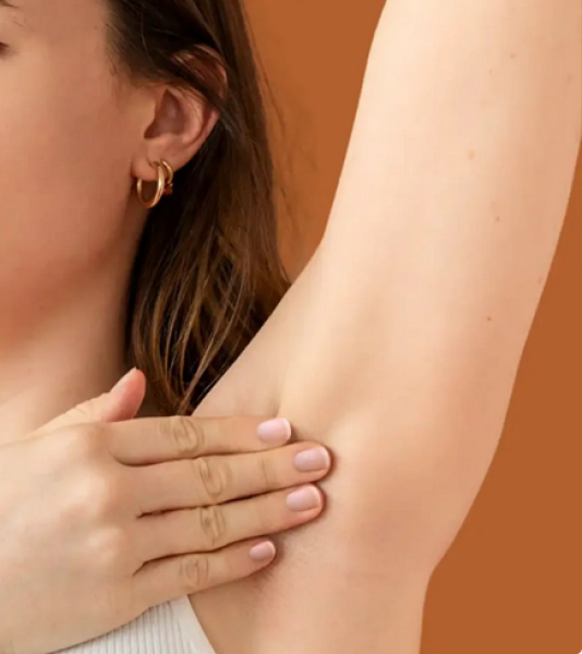 Cremiges Deo schmilzt bei Hautkontakt – schnell einziehend & nicht fettend